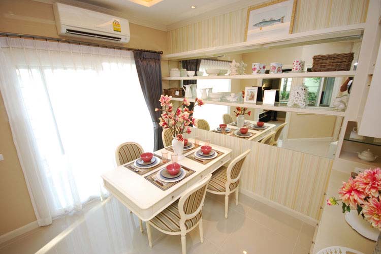 รูปภาพ กัสโต้ สาทร-ตากสิน (Gusto Sathorn Taksin)