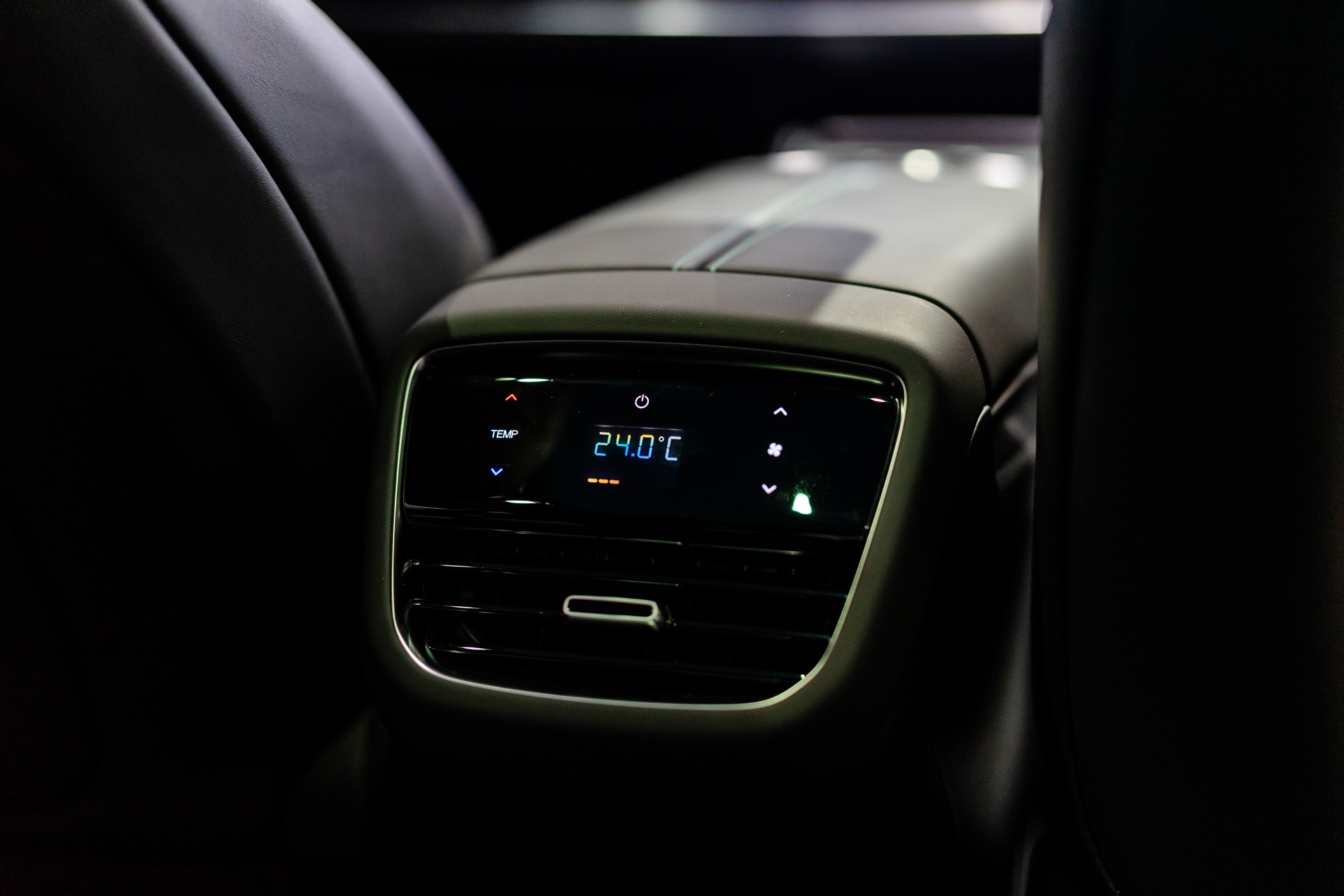 รูปภาพ ดีพอล Deepal LO7 Standard ปี 2023