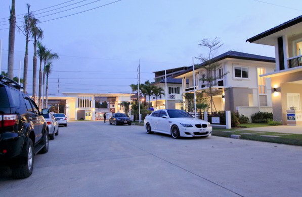 รูปภาพ เดอะ แกรนด์ วิลเลจ (The Grand Village)