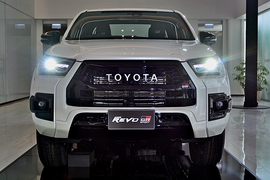 รูปภาพ โตโยต้า Toyota Revo GR Sport 2.8 AT Hi-Floor 4X4 ปี 2022