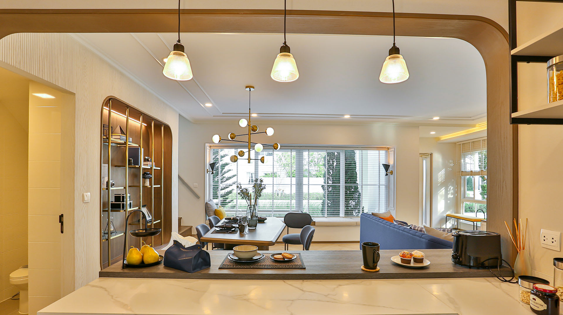 รูปภาพ อัญญ่า เวสต์เกต (Anya Westgate)