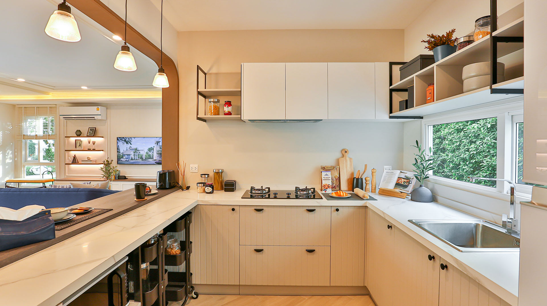 รูปภาพ อัญญ่า เวสต์เกต (Anya Westgate)