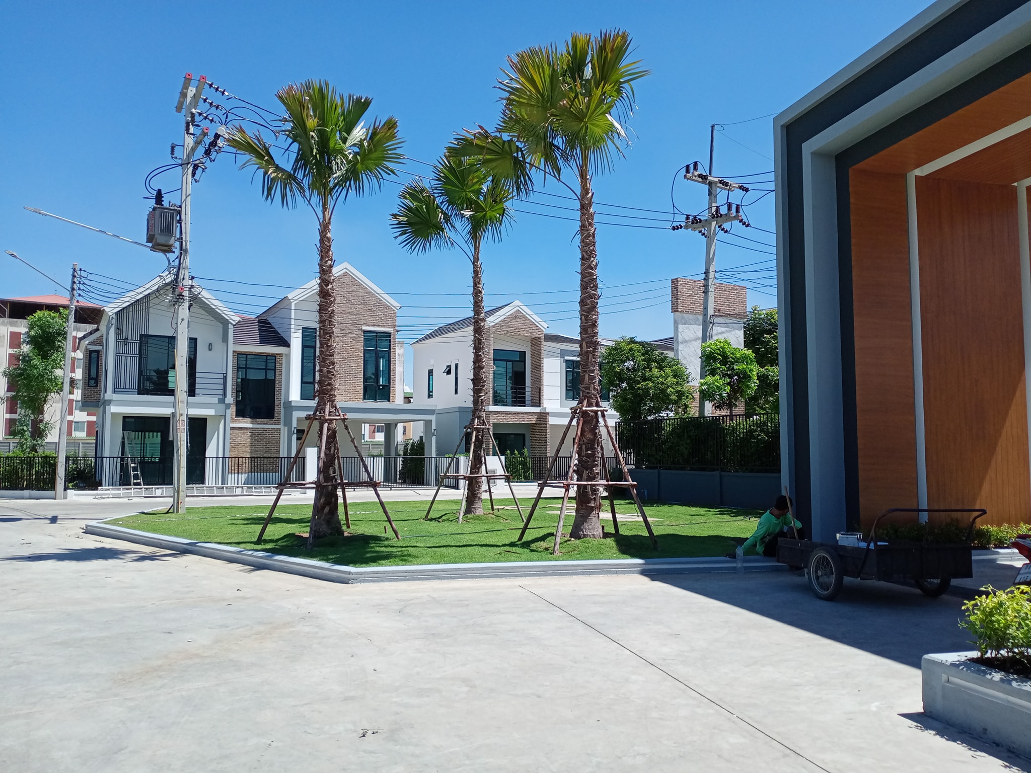 รูปภาพ เดอะ ไฮฟ์ โรจนะ (The Hive Rojana)