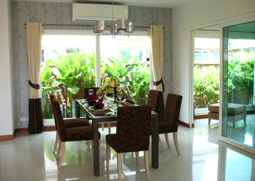 รูปภาพ วรารมย์ พรีเมี่ยม วัชรพล-จตุโชติ (Vararom Premium Watcharapol-Chatu Chot)