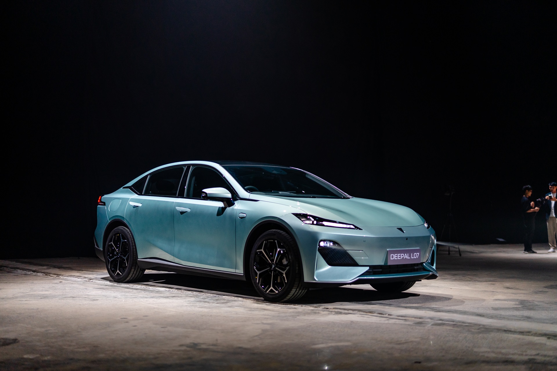 รูปภาพ ดีพอล Deepal LO7 Standard ปี 2023