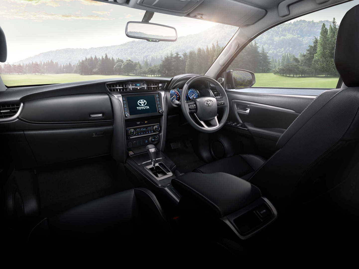 รูปภาพ โตโยต้า Toyota Fortuner 2.4 Leader V 4WD AT ปี 2023