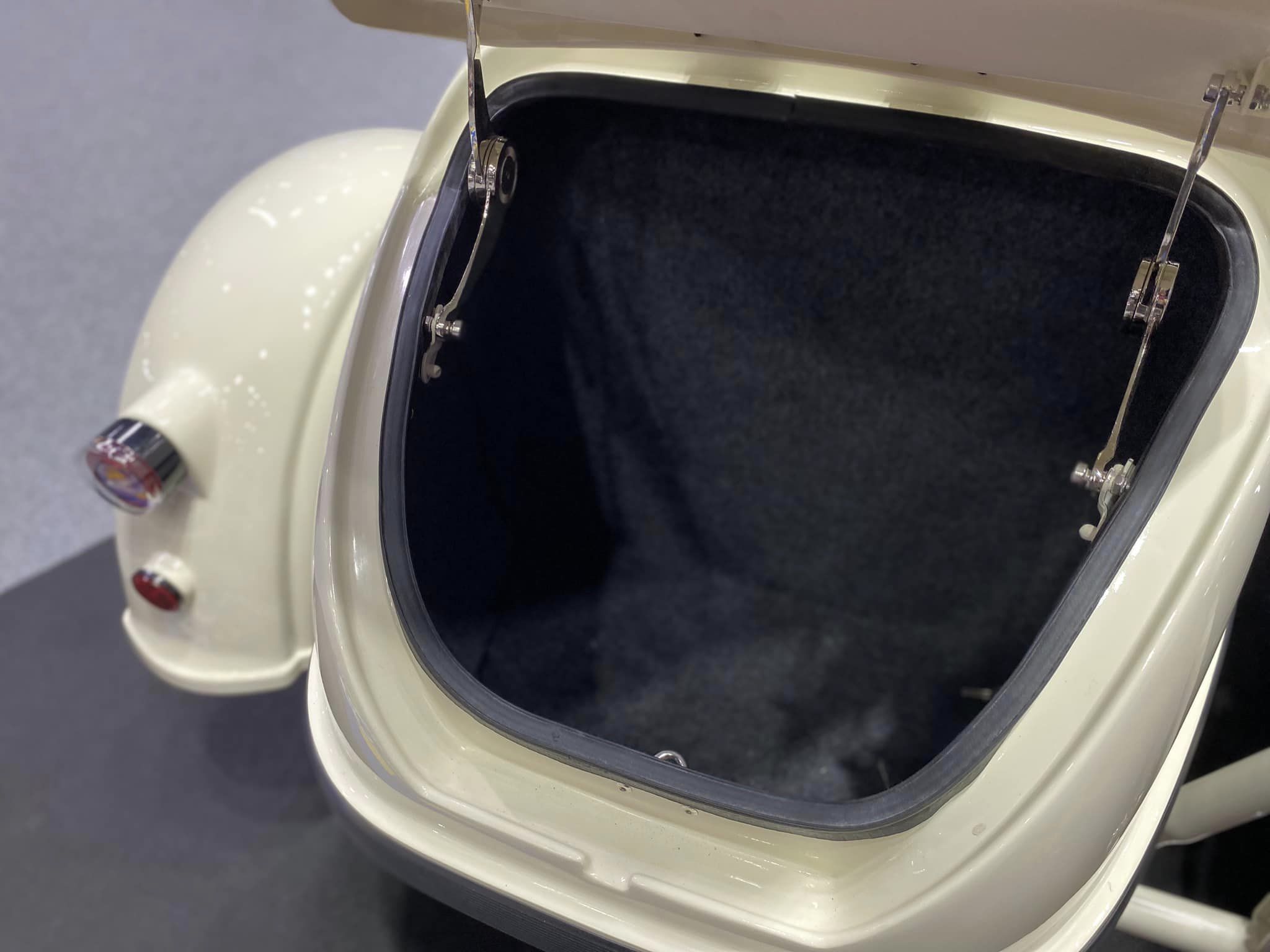 รูปภาพ รอยัล อัลลอยด์ Royal Alloy GP 300S SC ปี 2023