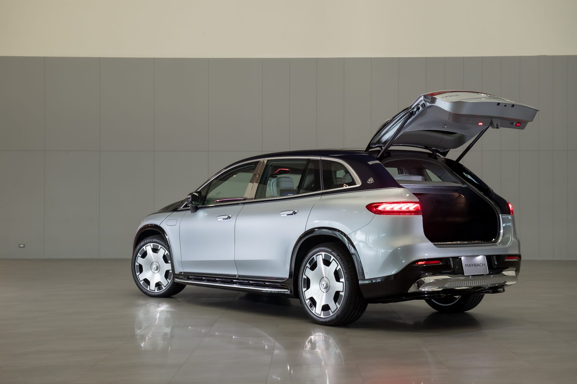 รูปภาพ เมอร์เซเดส-เบนซ์ Mercedes-benz Maybach EQS 680 SUV ปี 2024