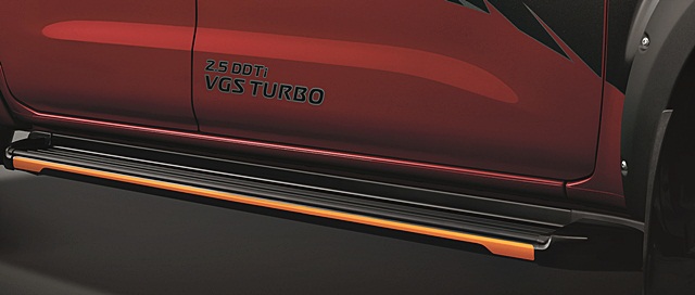 รูปภาพ นิสสัน Nissan Navara NP300 Double Cab Calibra EL 7 AT Black Edition ปี 2019