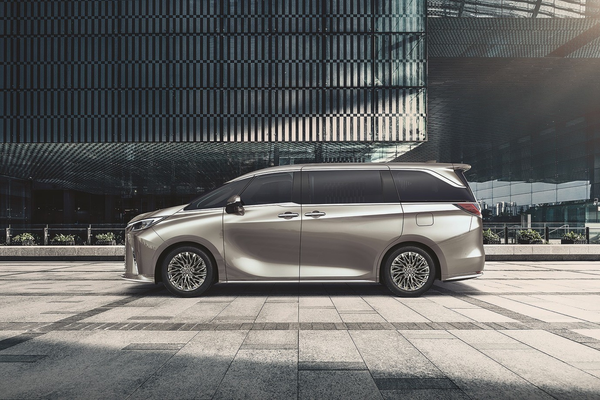 รูปภาพ เลกซัส Lexus LM 350h Executive 4-Seater ปี 2023