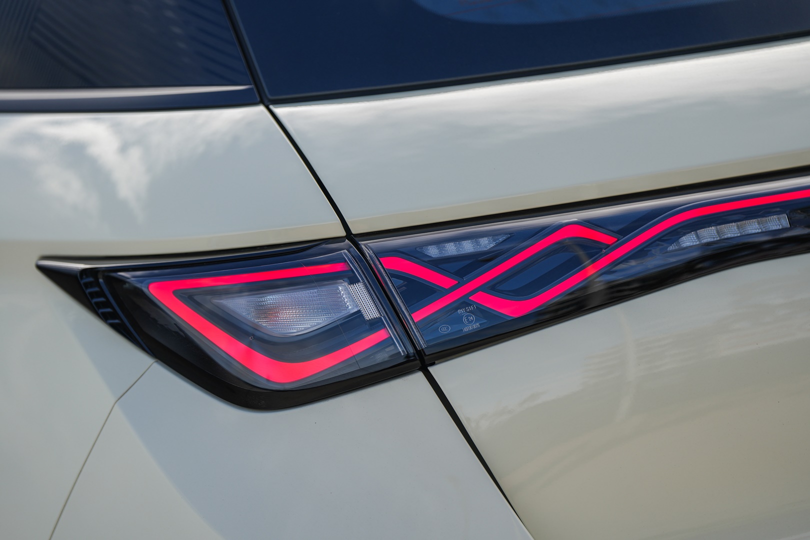 รูปภาพ บีวายดี BYD Dolphin Standard Range ปี 2023