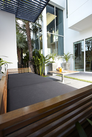 รูปภาพ เนอวานา บียอนด์ พระราม 9 - รามคำแหง (Nirvana Beyond Rama 9-Ramkhamhaeng)