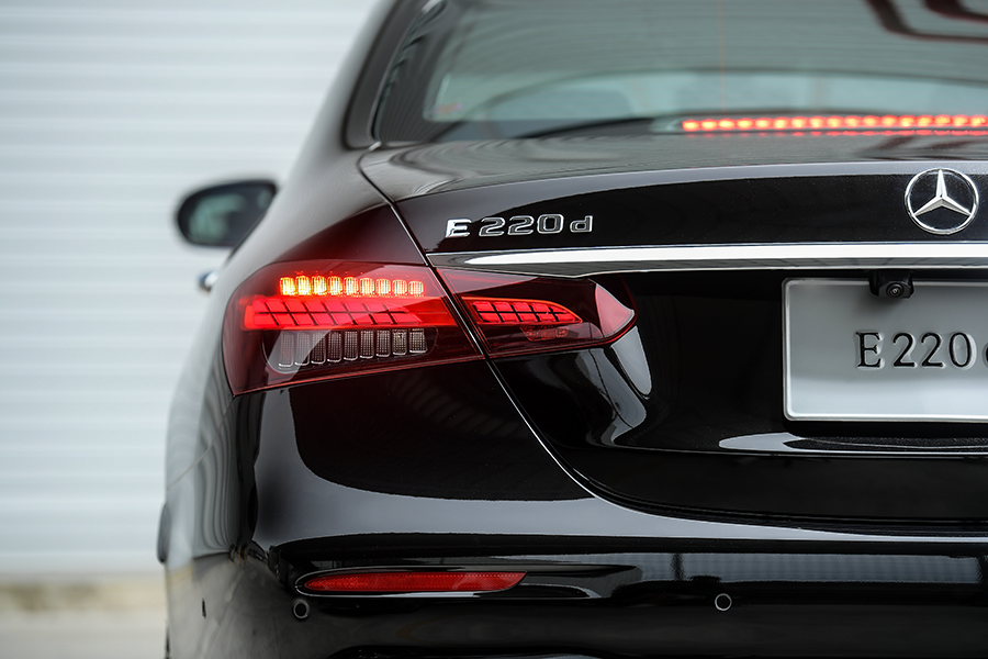 รูปภาพ เมอร์เซเดส-เบนซ์ Mercedes-benz E-Class 220 d AMG Sport ปี 2021