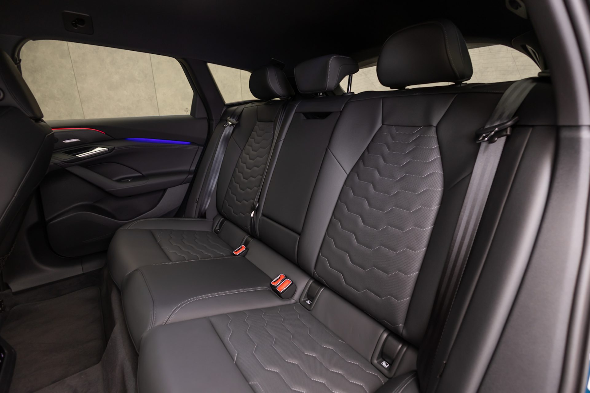 รูปภาพ อาวดี้ Audi S6 Avant e-tron quattro ปี 2025