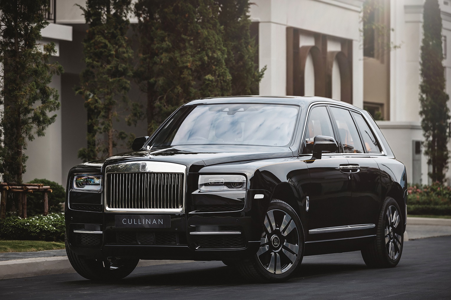 รูปภาพ โรลส์-รอยซ์ Rolls-Royce Cullinan SUV ปี 2023