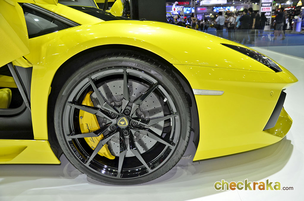 รูปภาพ ลัมโบร์กินี Lamborghini Aventador LP700-4 ปี 2011
