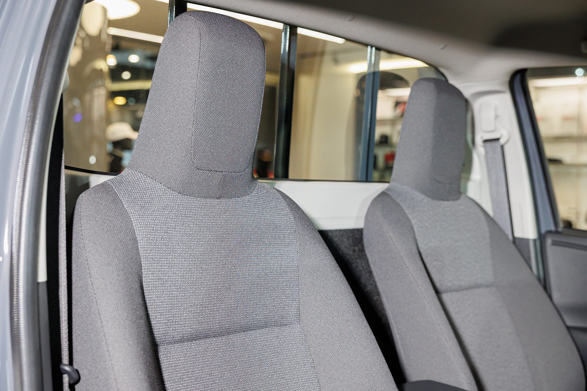 รูปภาพ โตโยต้า Toyota Hilux Travo Standard Cab 4TREX 2.8 MT ปี 2025