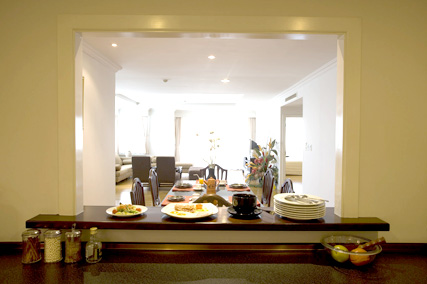 รูปภาพ ริเวอไรน์ เพลส คอนโดมิเนียม (Riverine Place)