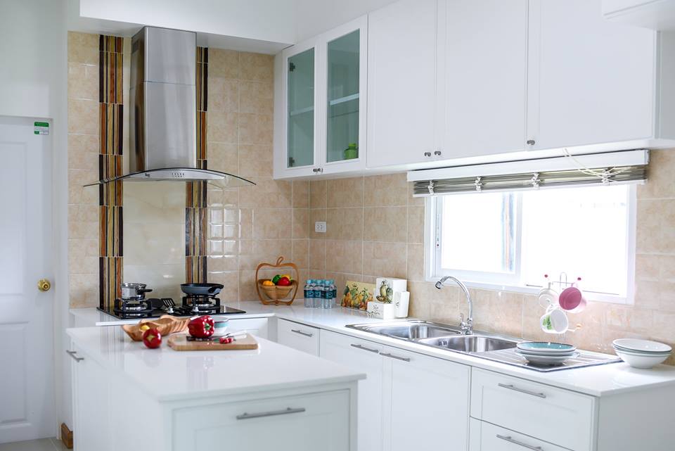 รูปภาพ เดอะพรอมิเน้นซ์ พราวด์ (The Prominence Proud)