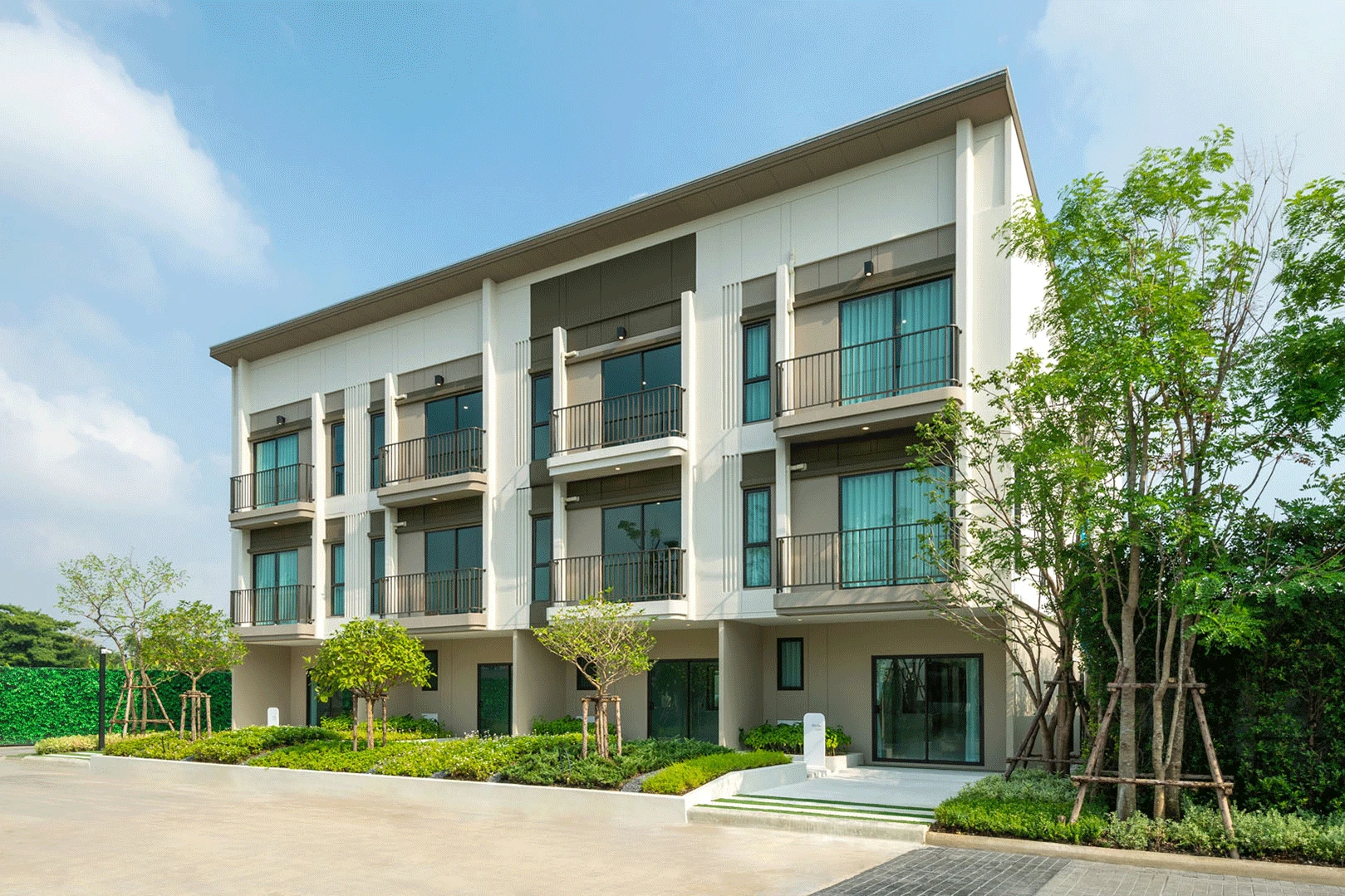 ฟลอรา นารายณ์พร็อพเพอร์ตี้