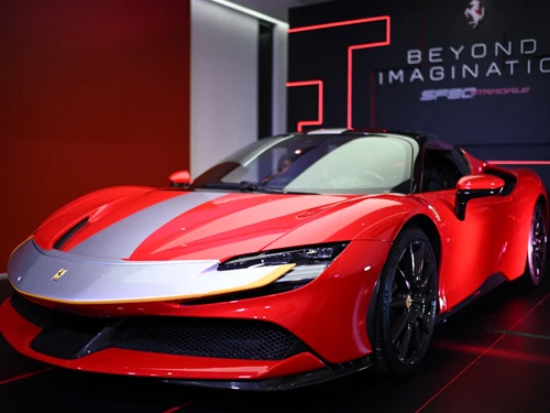Ferrari SF90 Stradale เฟอร์รารี่ Ferrari SF90 Stradale เฟอร์รารี่
