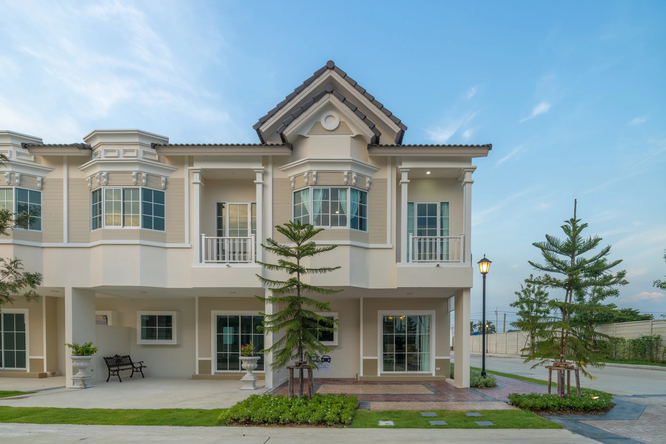 บ้านดี เดอะแฮมิลตัน ดี-แลนด์ กรุ๊ป