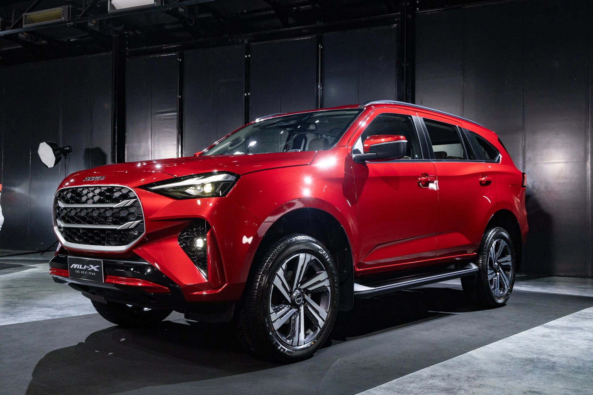 รูปภาพ อีซูซุ Isuzu MU-X 4x2 1.9 Ultimate A/T ปี 2024