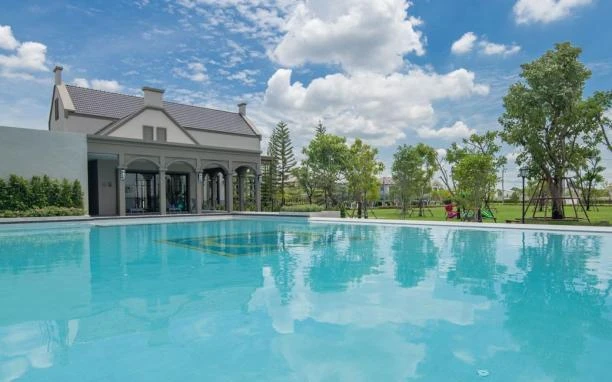 รูปภาพ วรารมย์ วัชรพล-เพิ่มสิน (Vararom Watcharapol-Permsin)