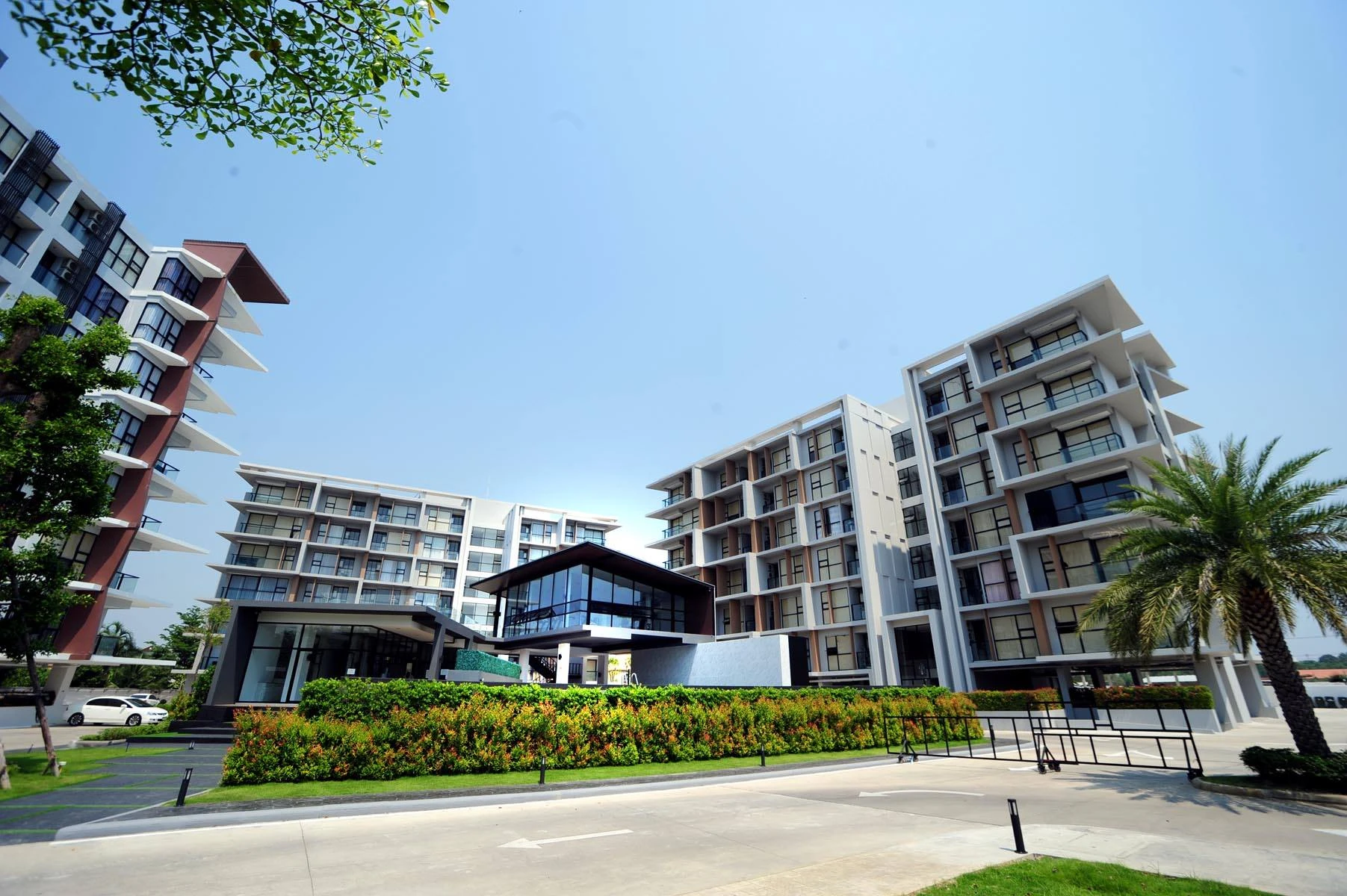 รูปภาพ บียอนด์ บาย สายลมเย็น (Beyond By Sailomyen)