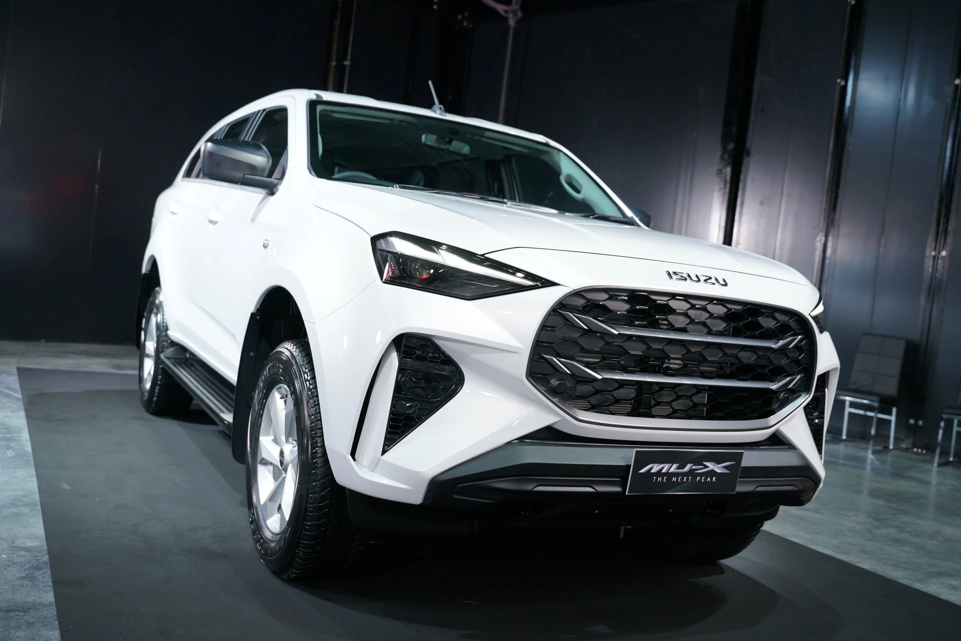 รูปภาพ อีซูซุ Isuzu MU-X 4x2 1.9 Active A/T ปี 2024