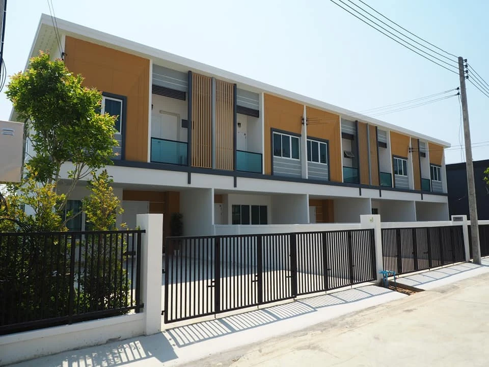 รูปภาพ บ้านร่มไม้ โรจนะ  (Baan Rom Mai Rojana)