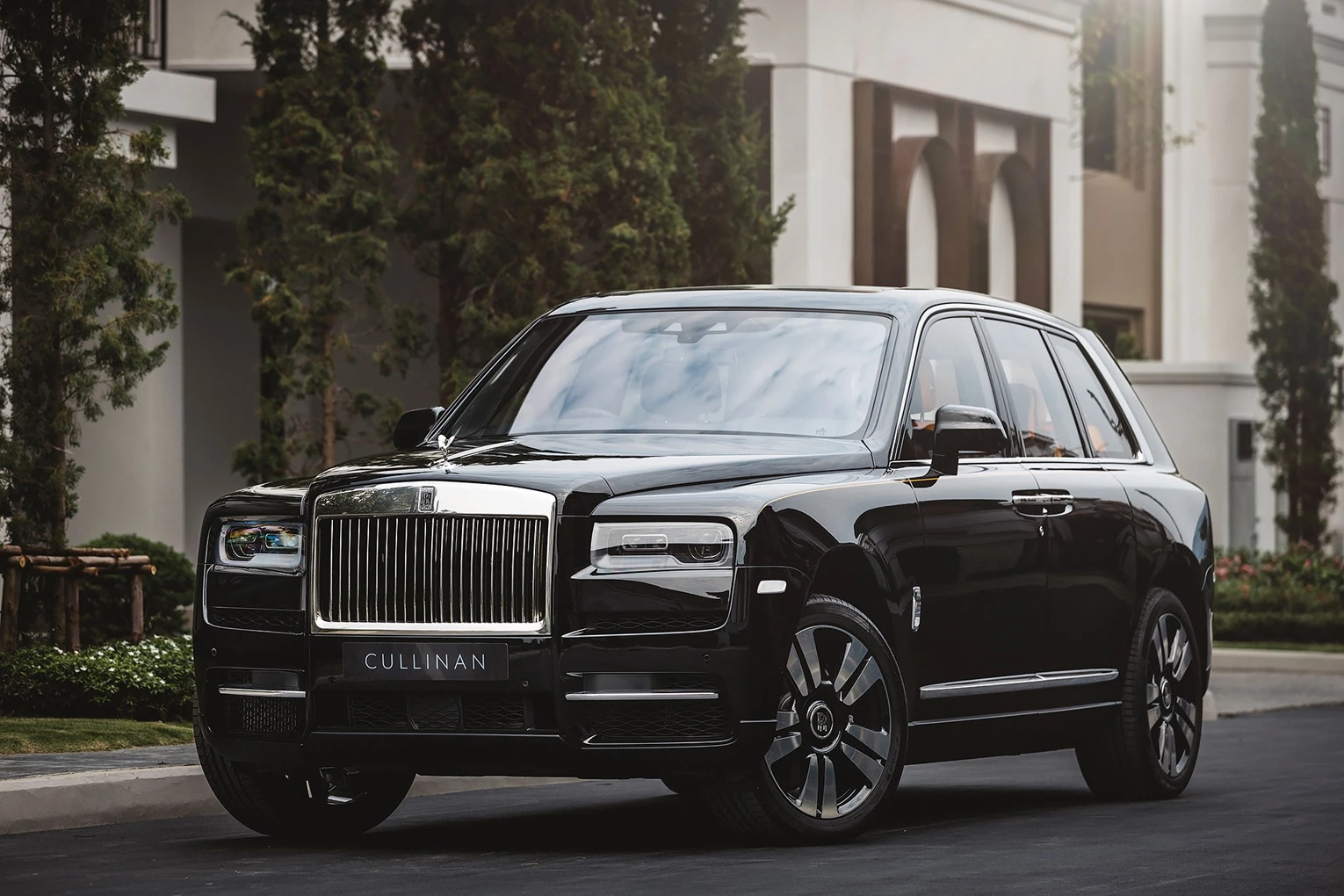 รูปภาพ โรลส์-รอยซ์ Rolls-Royce Cullinan SUV ปี 2023