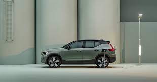 Volvo XC40 Recharge (2,190,000 - 2,490,000 บาท)