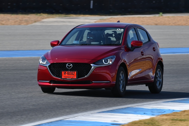 6. มาสด้า 2 (Mazda2)